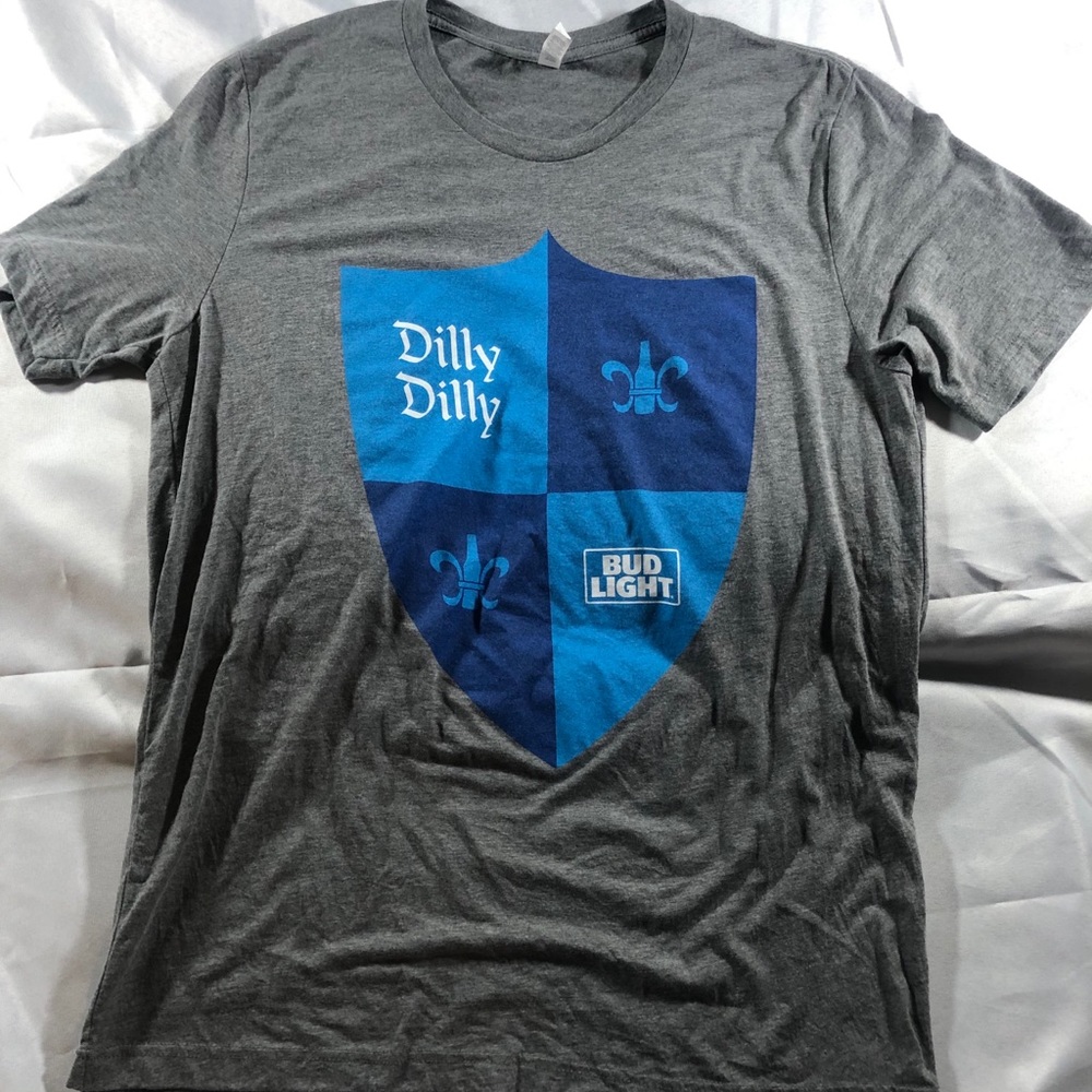 "Dilly Dilly" pregame bud light shirt men's large